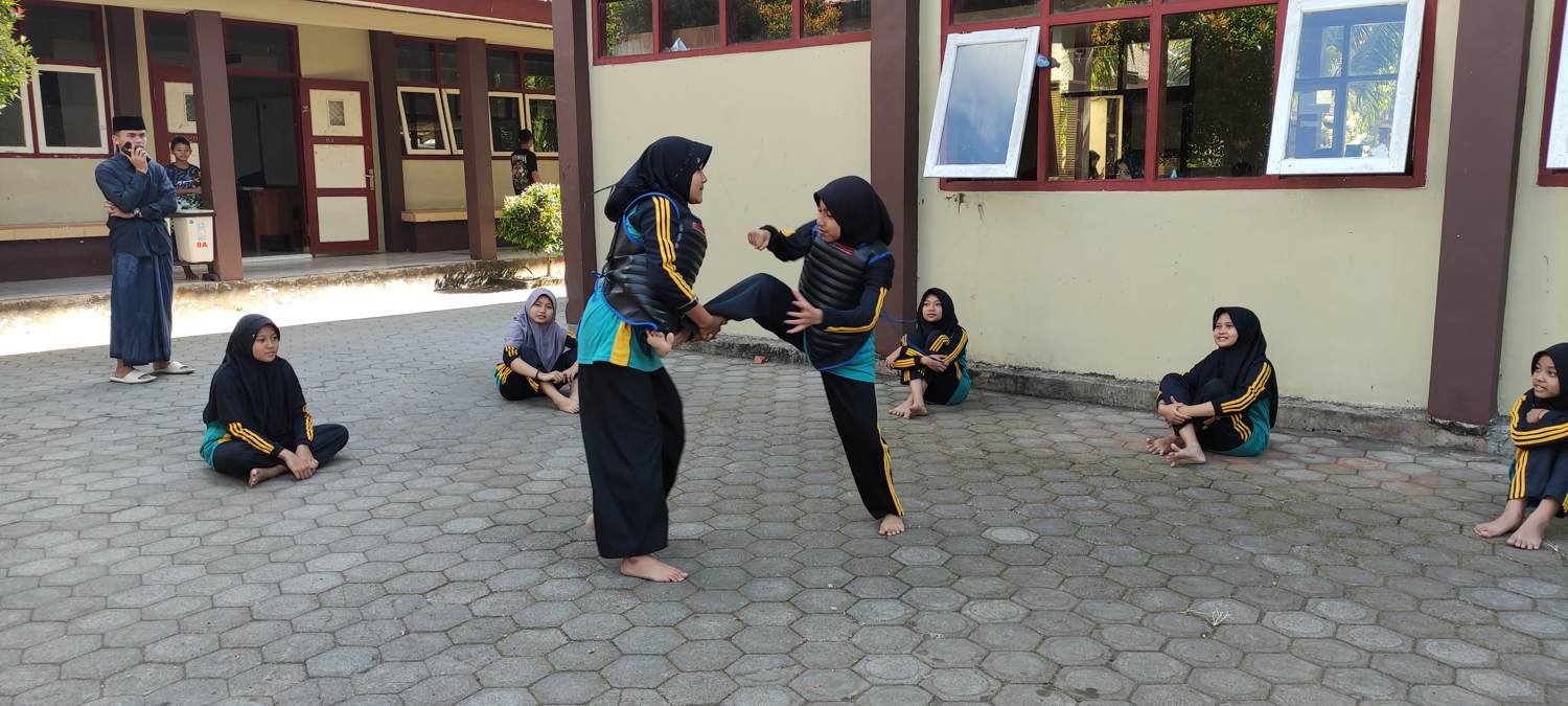 Pencak Silat SMP Bustanul Makmur (1)