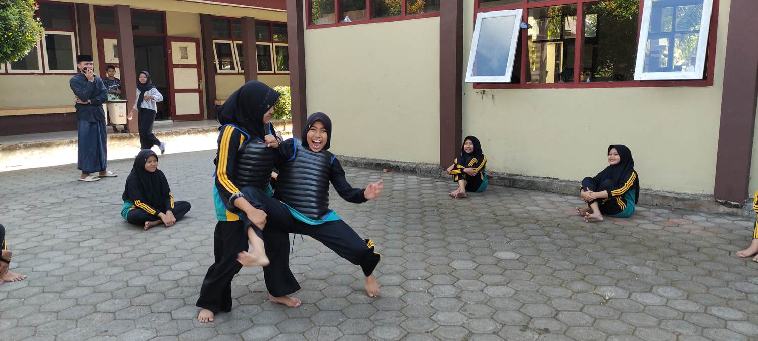 Pencak Silat SMP Bustanul Makmur (2)