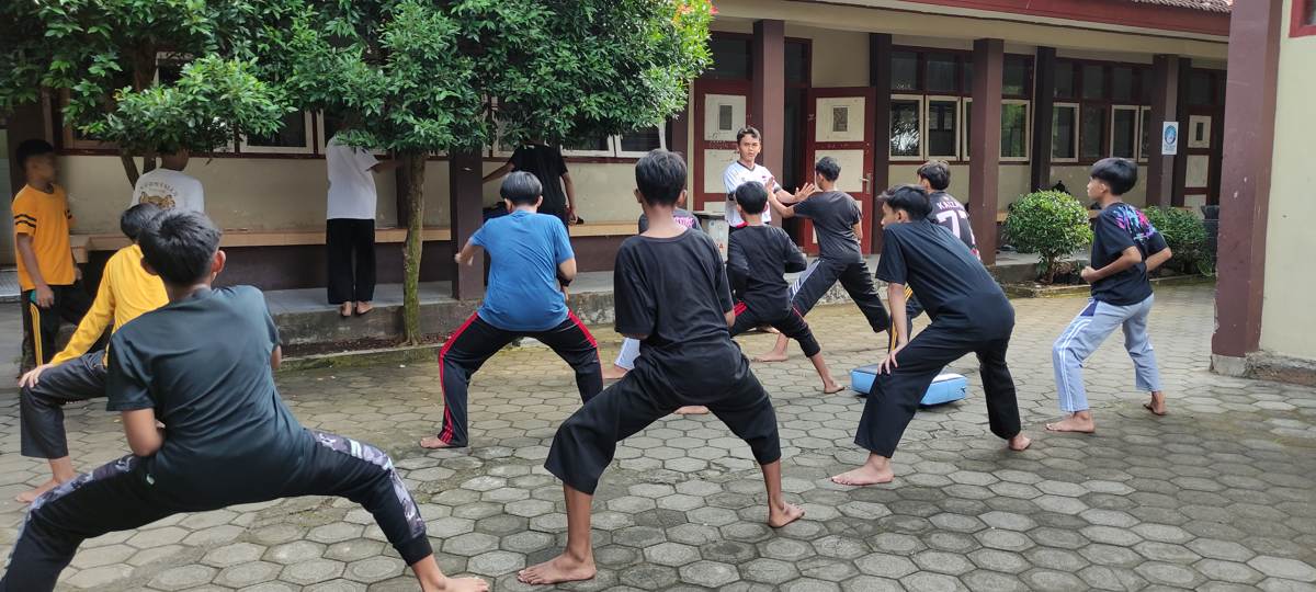 Pencak Silat SMP Bustanul Makmur (6)