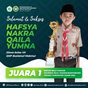 Hafsya Nakra Qaila Yumna memegang medali Juara 1 bulu tangkis tingkat kabupaten Banyuwangi 2024